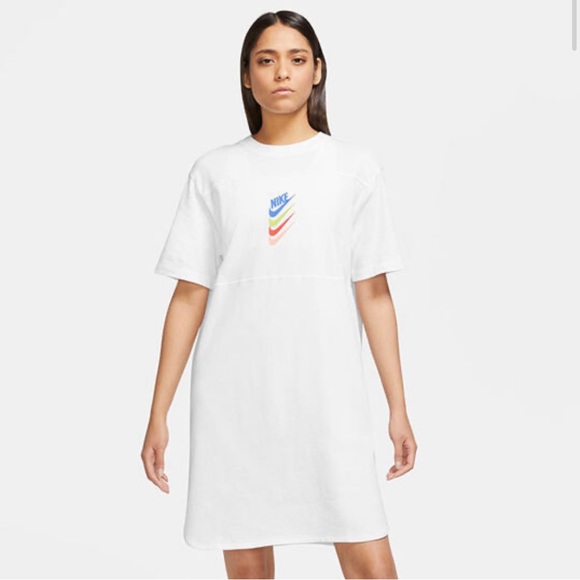 Nike T-shirt dress - Picture 1 of 4